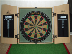 Dartbord en kast